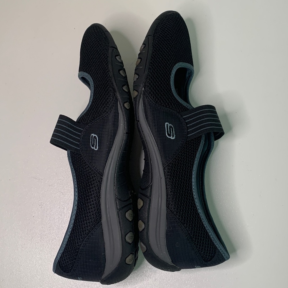 SKECHERS MARY JANE BLACK WITH AQUA 22152 SZ 10